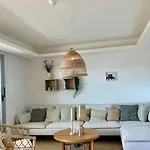 Appartement Modern 3 Bed With Pool