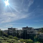 Modern 3 Bed With Pool Appartement