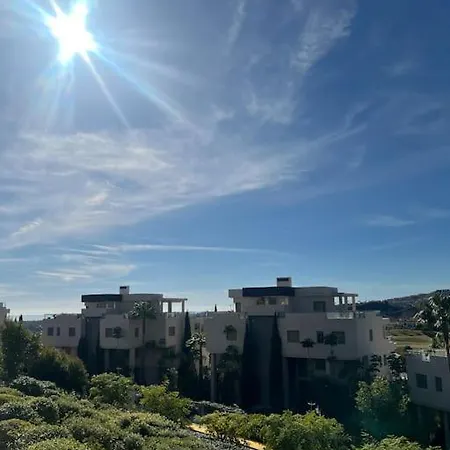 Modern 3 Bed With Pool Daire