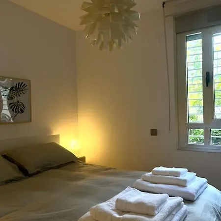 Modern 3 Bed With Pool