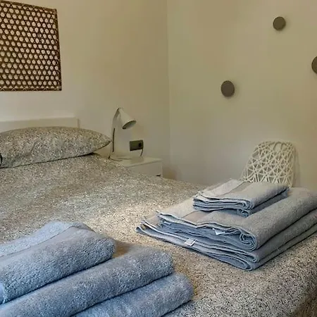 Modern 3 Bed With Pool Daire