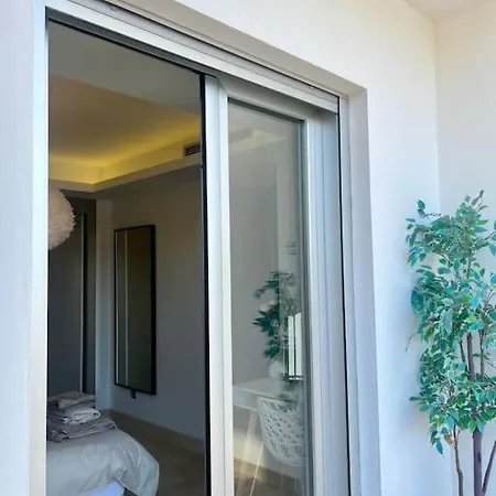 Daire Modern 3 Bed With Pool *