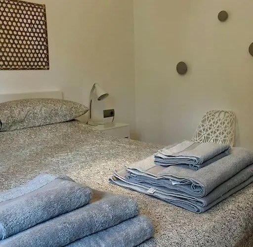 Modern 3 Bed With Pool דירה