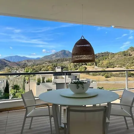 Modern 3 Bed With Pool Apartamento Benahavís