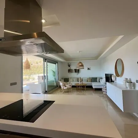 Appartement Modern 3 Bed With Pool *